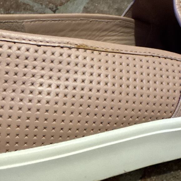 VINCE Blair 5 Perforated Slip-On Sneakers pink women’s size 9M/ 39EU - Picture 16 of 16